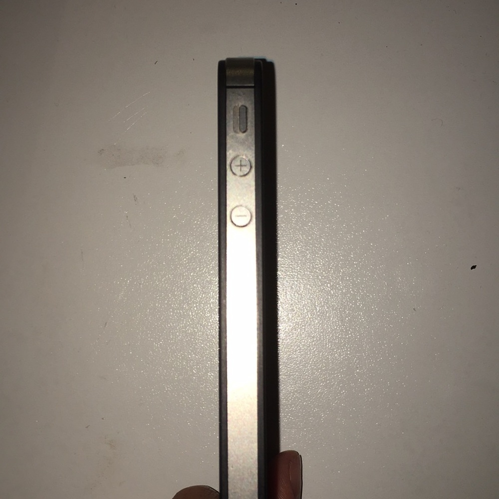 iPhone 4s - Picture 4 of 4